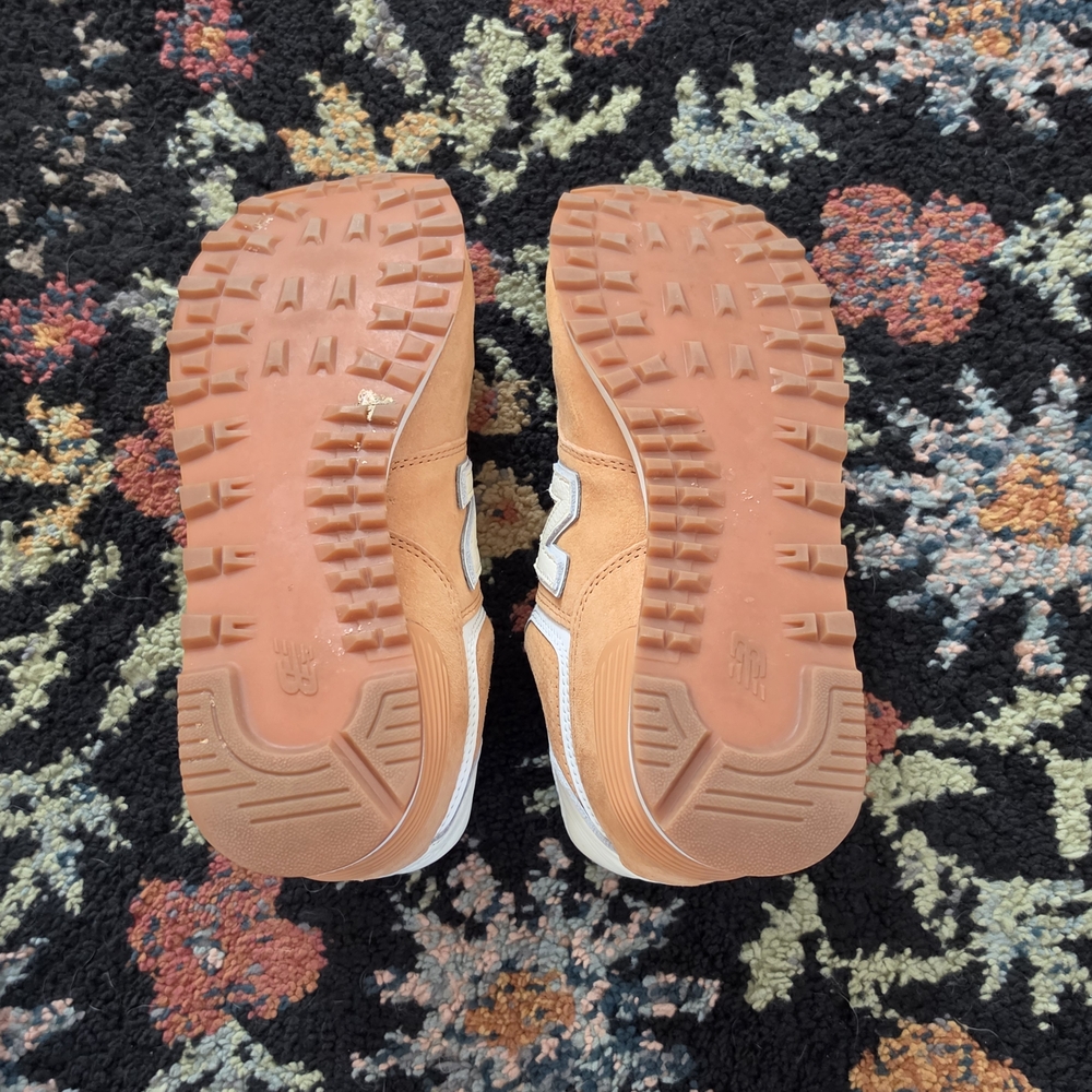 Women's New Balance 574 Brown - Picture 5 of 6